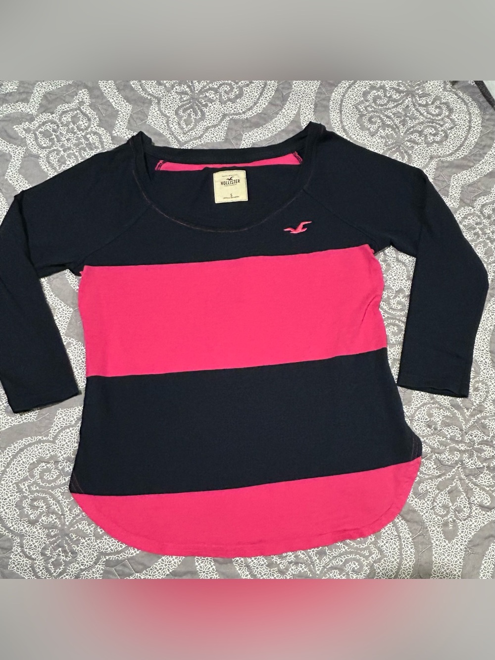 Vintage Y2K Hollister Striped 3/4 Sleeve Scoop Neck Top Pink Black S